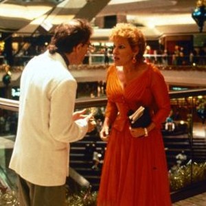 Scenes From a Mall (1990) photo 8