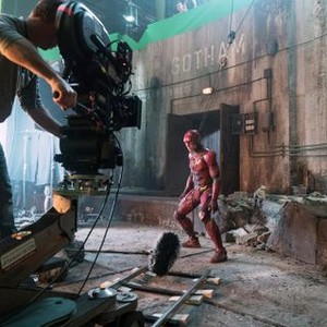 JUSTICE LEAGUE, EZRA MILLER AS THE FLASH, ON SET, 2017. © WARNER BROS. PICTURES