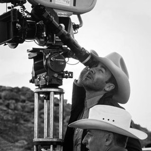 NOCTURNAL ANIMALS, from top: director Tom Ford, cinematographer Seamus McGarvey, on set, 2016. ph: Merrick Morton/© Focus Features