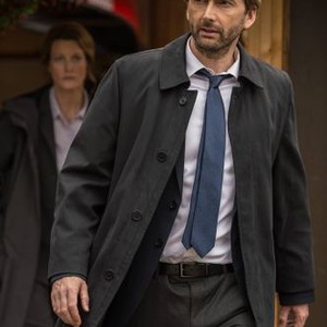 Gracepoint, Anna Gunn (L), David Tennant (R), 'Episode Six', Season 1, Ep. #6, 11/06/2014, ©FOX