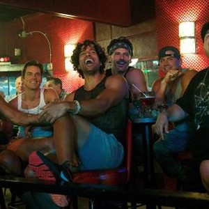 MAGIC MIKE XXL, from left: Kevin Nash, Matt Bomer, Adam Rodriguez, Joe Manganiello, Channing Tatum, Gabriel Iglesias, 2015. ph: Claudette Barius/©Warner Bros. Pictures