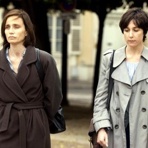 I'VE LOVED YOU SO LONG, (aka IL Y A LONGTEMPS QUE JE T'AIME), from left: Kristin Scott Thomas, Elsa Zylberstein, 2008. ©Sony Pictures Classics