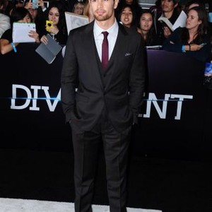 Theo James at arrivals for DIVERGENT Premiere, The Regency Bruin Theatre, Westwood, CA March 18, 2014. Photo By: Dee Cercone/Everett Collection