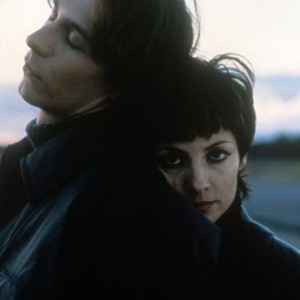 Lovers of the Arctic Circle (1998) photo 4