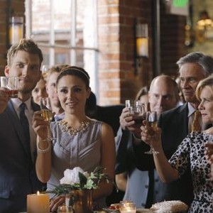 Chasing Life, from left: Scott Michael Foster, Italia Ricci, Todd Waring, Mary Beth Evans, 'A View from the Ledge', Season 2, Ep. #1, 07/06/2015, ©KSITE