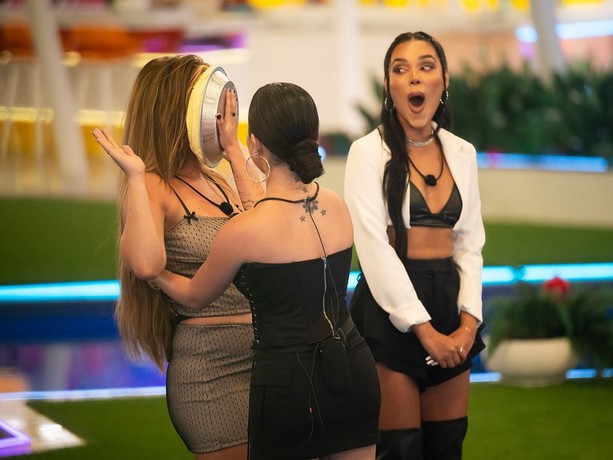 Love island uk season 1 episode 8 deals
