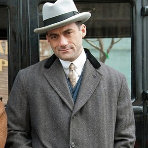 Morgan Spector as Frank Capone