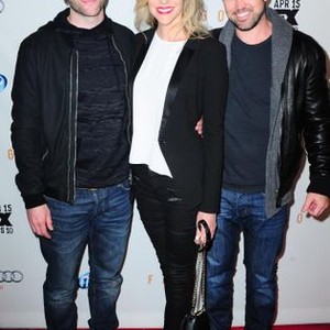 Glenn Howerton, Kaitlin Olsen, Rob McElhenney at arrivals for FX Networks Series Premiere of FARGO, The School of Visual Arts (SVA) Theatre, New York, NY April 9, 2014. Photo By: Gregorio T. Binuya/Everett Collection