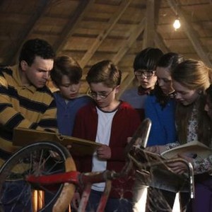 The Goldbergs, from left: Troy Gentile, Jacob Hopkins, Sean Giambrone, Kenny Ridwan, Hayley Orrantia, Natalie Alyn Lind, 'Goldbergs Never Say Die!', Season 1, Ep. #16, 03/04/2014, ©ABC