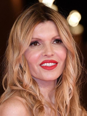 Tukli tanali yalangoch, toliq ayollarning fotosuratlari Yalangoch ayollar fotosuratlari ruscha uy qurilishi