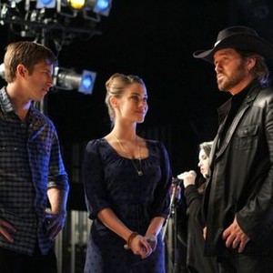 90210, Justin Deeley (L), Jessica Lowndes (C), Billy Ray Cyrus (R), 'Tis Pity', Season 4, Ep. #22, 05/01/2012, ©KSITE