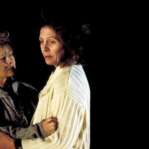 IRIS, Judi Dench, Penelope Wilton, 2001, (c) Miramax