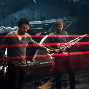 TRANSFORMERS: AGE OF EXTINCTION, from left: Mark Wahlberg, Jack Reynor, 2014. ph: Andrew Cooper/©Paramount Pictures