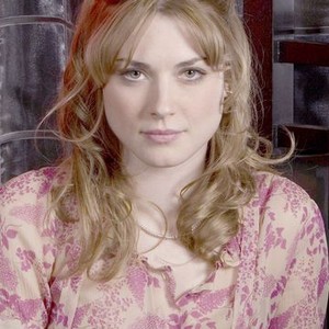 Alex Breckenridge as Willa McPherson