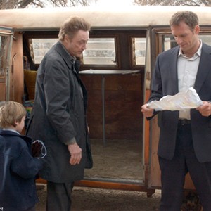 A scene from the film "Around the Bend."