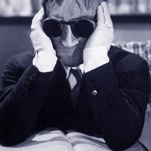 The Invisible Man (1933) photo 5