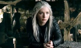 Vikings: Season 5 Episode 11 Clip - Lagertha Refuses To Leave Her Home photo 11