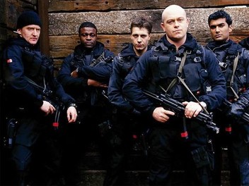 Ultimate force season outlet 1 episode 1