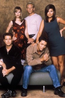 Beverly hills 90210 2024 season 8 episode 1