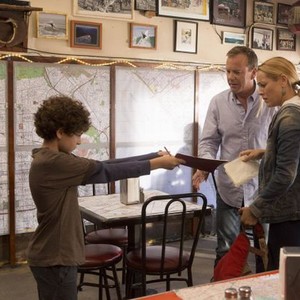 TOUCH, David Mazouz (L), Kiefer Sutherland (C), Maria Bello (R), 'Event Horizon', Season 2, Ep. #1, 02/08/2013, ©FOX