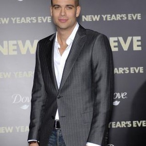 Mark Salling at arrivals for NEW YEAR''S EVE Premiere, Grauman''s Chinese Theatre, Los Angeles, CA December 5, 2011. Photo By: Michael Germana/Everett Collection