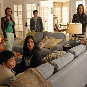 Trophy Wife, from left: Albert Tsai, Michaela Watkins, Ryan Scott Lee, Natalie Morales, Gianna LePera, ©ABC