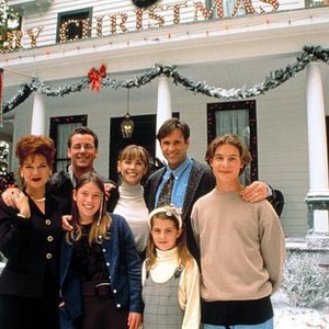 CHRISTMAS EVERY DAY, Robin Riker, Robert Curtis-Brown, Julia Whelan, Bess Armstrong, Yvonne Zima, Robert Hays, Erik von Detten, 1996