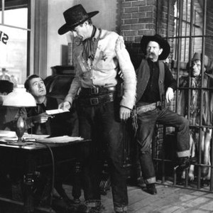 THE WESTERNER, Gary Cooper (center), Hank Bell, Phil Tead, 1940