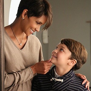 Pilot -- "Re-entry"  -- EXTANT: CBS's new summer series EXTANT is a mystery thriller starring Academy Award-winner Halle Berry as --&#65533;Molly Woods,--&#65533; a female astronaut trying to reconnect with her family after returning from a year in outer space. Her mystifying experiences in space lead to events that will ultimately change the course of human history. EXTANT premieres Wednesday, July 9 (9:00-10:00 PM, ET/PT) Also pictured Pierce Gagnon as Ethan Woods