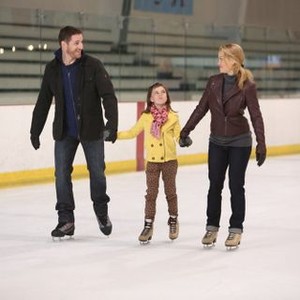 Parenthood, Sam Jaeger (L), Savannah Paige Rae (C), Erika Christensen (R), 'One More Weekend With You', Season 4, Ep. #8, 11/20/2012, ©NBC
