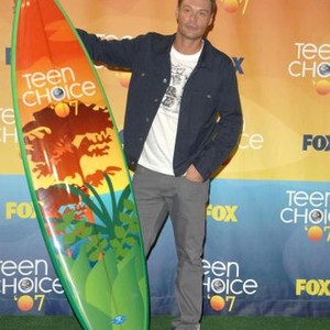 Ryan Seacrest in the press room for Teen Choice Awards 2007, Gibson Amphitheatre, Universal City, CA, August 26, 2007. Photo by: Dee Cercone/Everett Collection