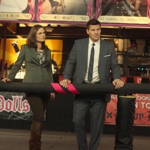 Bones, Brad Carter (L), Emily Deschanel (C), David Boreanaz (R), 'The Doll in the Derby', Season 8, Ep. #14, 02/04/2013, ©KSITE
