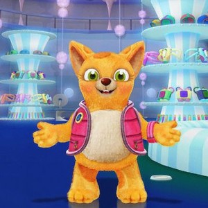 Dotty is voiced by Amber Hood