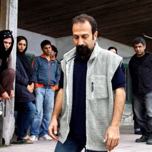 ABOUT ELLY, (aka DARBAREYE ELLY), foreground: director Asghar Farhadi; background, first three from left: Rana Azadvar, Golshifteh Farahani, Peyman Moaadi; Mani Haghighi (to right of Farhadi), on set, 2009. ©Cinema Guild