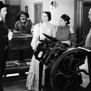 COLORADO, from left: Roy Rogers, Gabby Hayes, Pauline Moore, Maude Eburne, Lloyd Ingraham, 1940