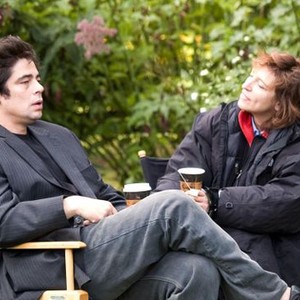 THINGS WE LOST IN THE FIRE, Benicio Del Toro, director Susanne Bier, on set, 2007. ©Paramount