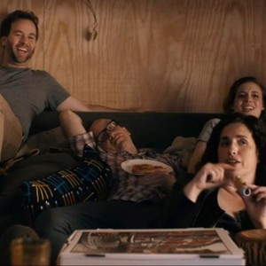 DON'T THINK TWICE, from left: Kate Micucci, Mike Birbiglia, Chris Gethard, Tami Sagher (front), Gillian Jacobs, Keegan-Michael Kay, 2016. © The Film Arcade