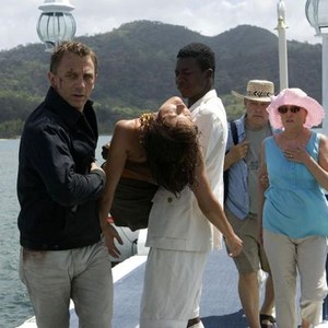 QUANTUM OF SOLACE, Daniel Craig (left), 2008. ©MGM