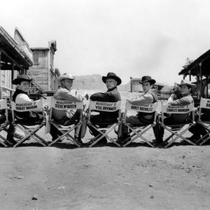 THE MAGNIFICENT SEVEN, James Coburn, Robert Vaughn, Steve McQueen, Yul Brynner, Horst Bucholtz, Charles Bronson, Brad Dexter on the set, 1960