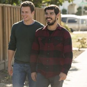 Looking, Jonathan Groff (L), Raul Castillo (R), 'Looking for Truth', Season 2, Ep. #5, 02/15/2015, ©HBO