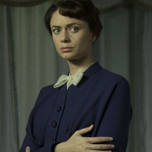 Maeve Dermody as Vera Claythorne
