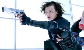 Resident Evil: Retribution: Official Clip - Alice Fights Zombies photo 8