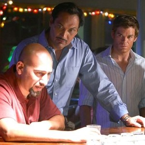 Dexter, Jason Manuel Olazabal (L), Jimmy Smits (C), Michael C Hall (R), 'All In The Family', Season 3, Ep. #4, 10/19/2008, ©SHO
