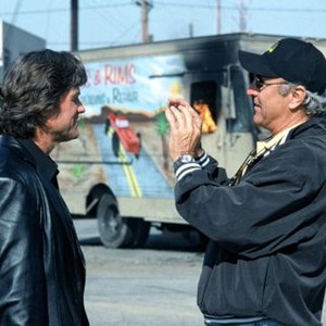 DARK BLUE, Kurt Russell, director Ron Shelton on the set, 2003, (c) United Artists