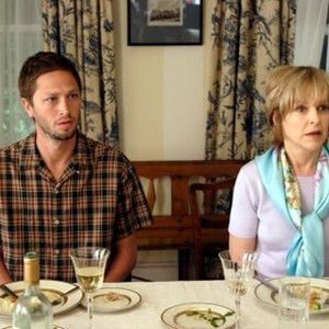 SUBURBAN GIRL, Ebon Moss-Bachrach, Jill Eikenberry, 2007. ©Image Entertainment