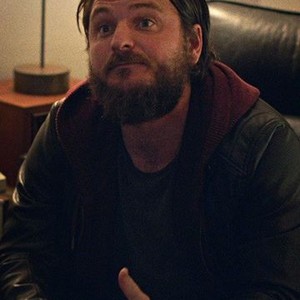 Justin Rosniak as Gary