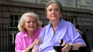 その他 Edie &amp; Thea: a Very Long Engagement [DVD] [Import] Amazon.com: Edie & Thea: A Very Long Engagement : Edie