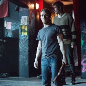 GREEN ROOM, from left: Joe Cole, Callum Turner, 2015. ph: Scott Green/© A24