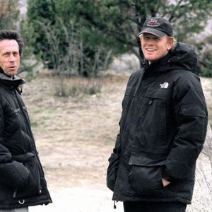 THE MISSING, Producer Brian Grazer, director Ron Howard on the set, 2003, (c) Columbia