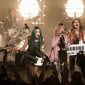 Jem and the Holograms (2015) photo 19